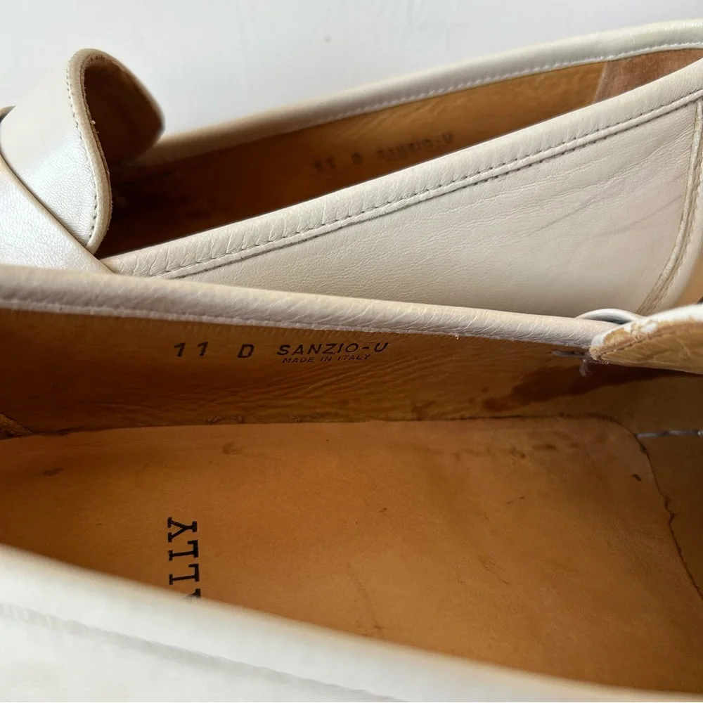 Bally Sanzio U Leather Loafer with Tassels size 11 D Cream Bone Made in Italy